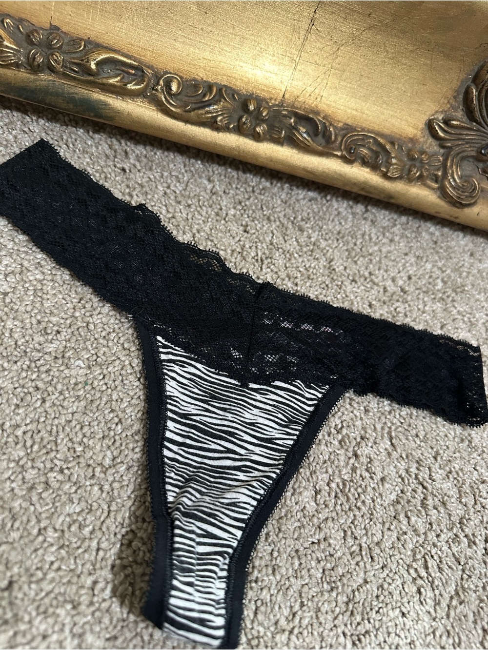 New Victoria's Secret 2011 Cotton Lingerie Low Rise Thong Size XS Zebra Print